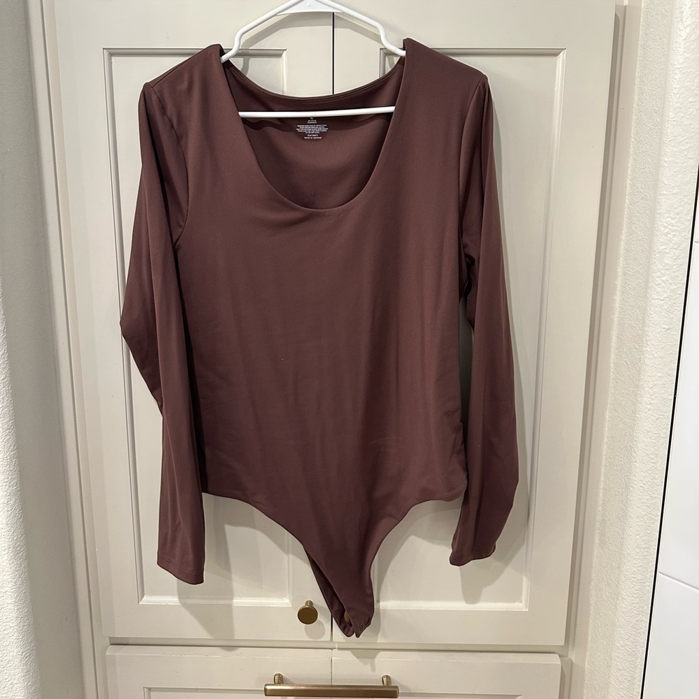 NUUDS scoop neck bodysuit